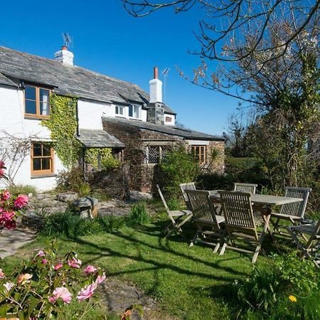 Hallagather Farmhouse Crackington Haven Esterno foto