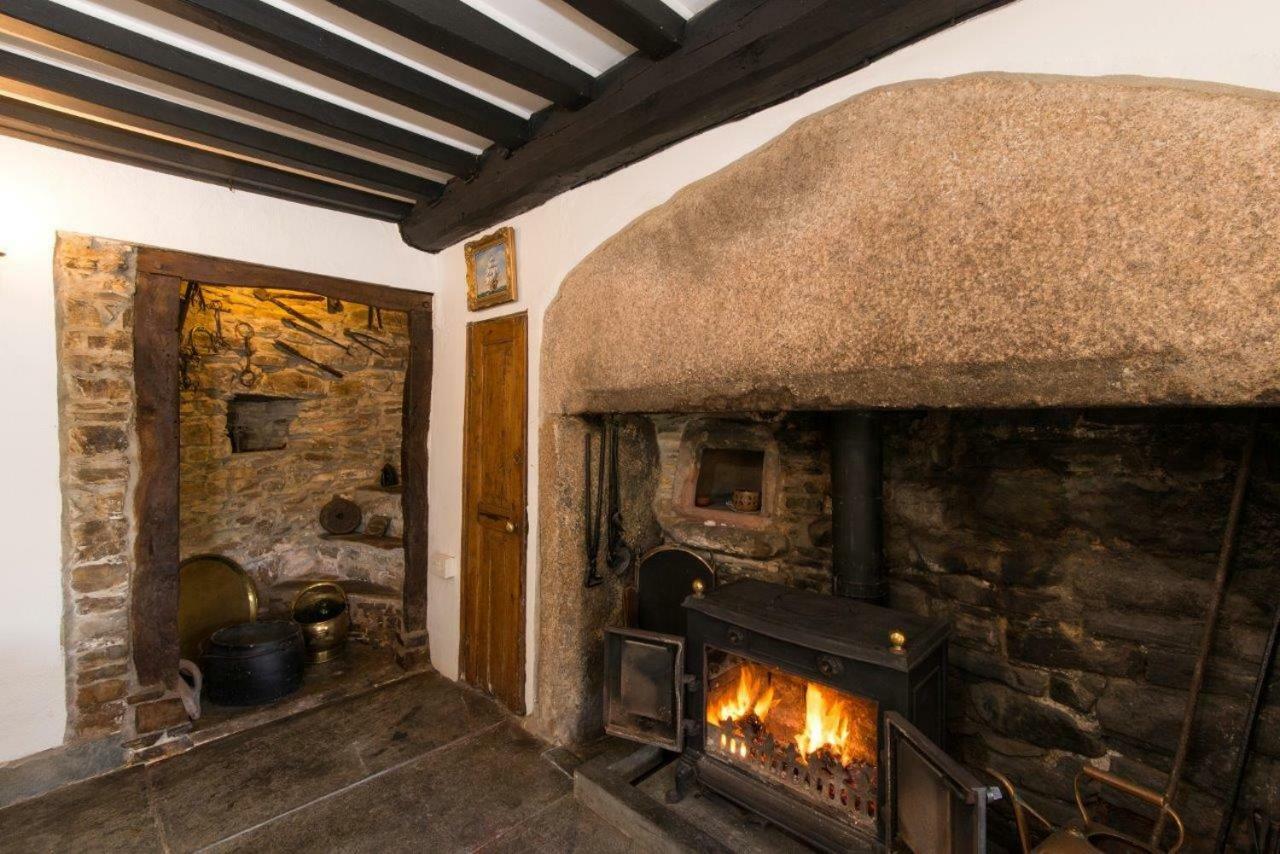 Hallagather Farmhouse Crackington Haven Esterno foto